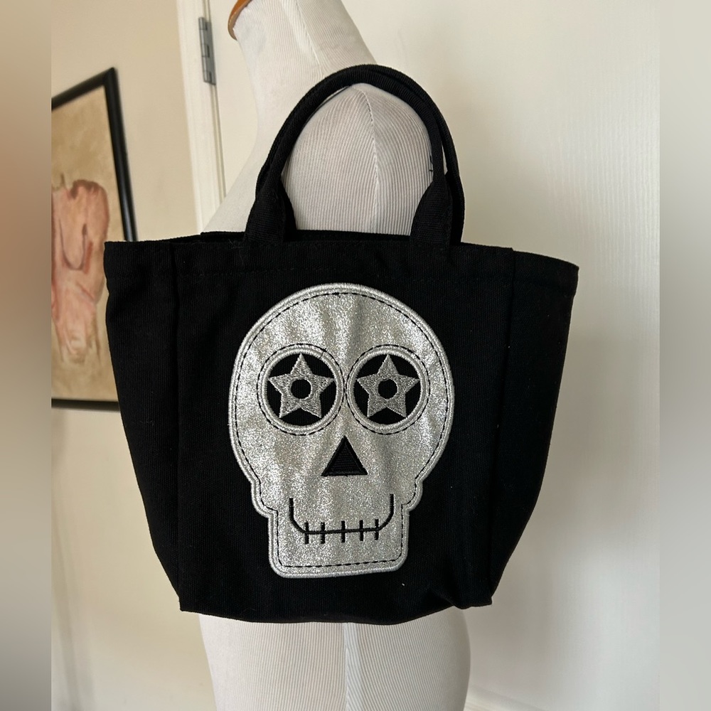 Skull handbag